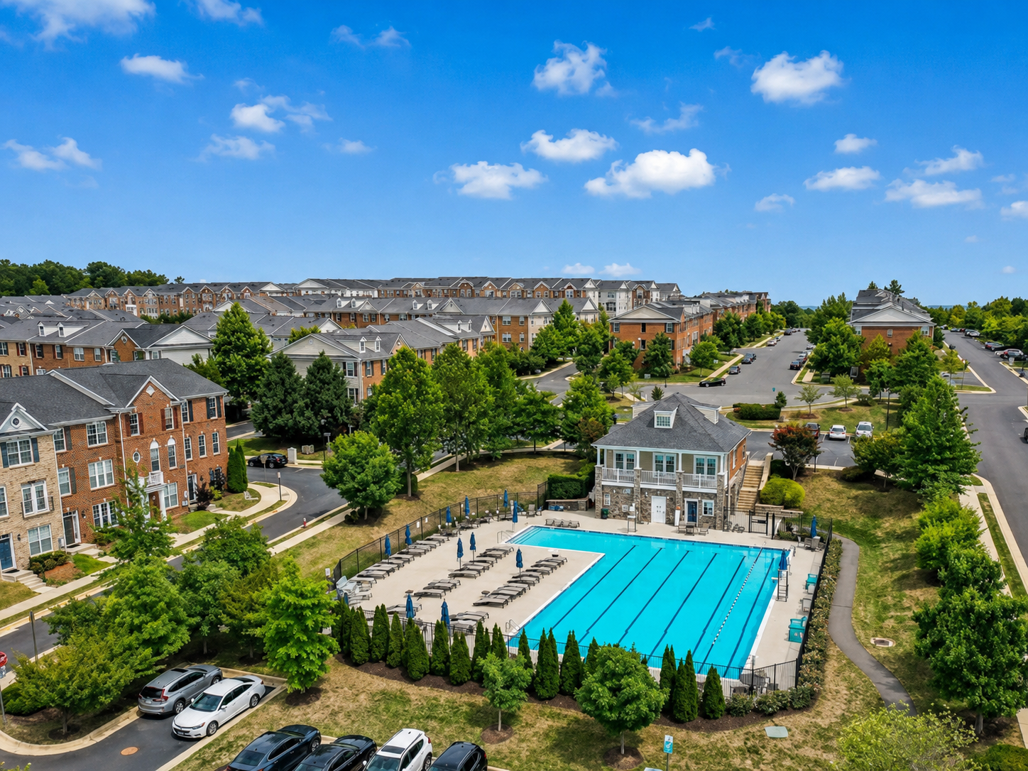 Community pool and neighborhood in the Ashburn residence area